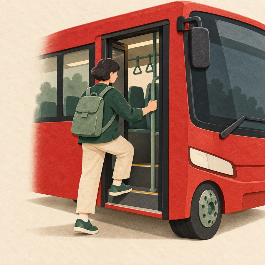 Une personne qui monte dans un bus